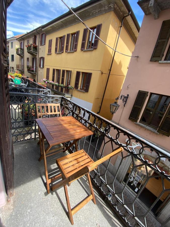 La Casa Del Corso Apartment Arona Luaran gambar